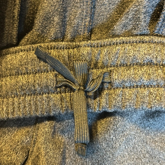 Adidas jogger (like new) - Picture 3 of 5